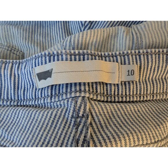 Levi’s Pinstripe Seersucker Bermuda Shorts Blue White Women’s Size 10 Waist - Picture 7 of 9